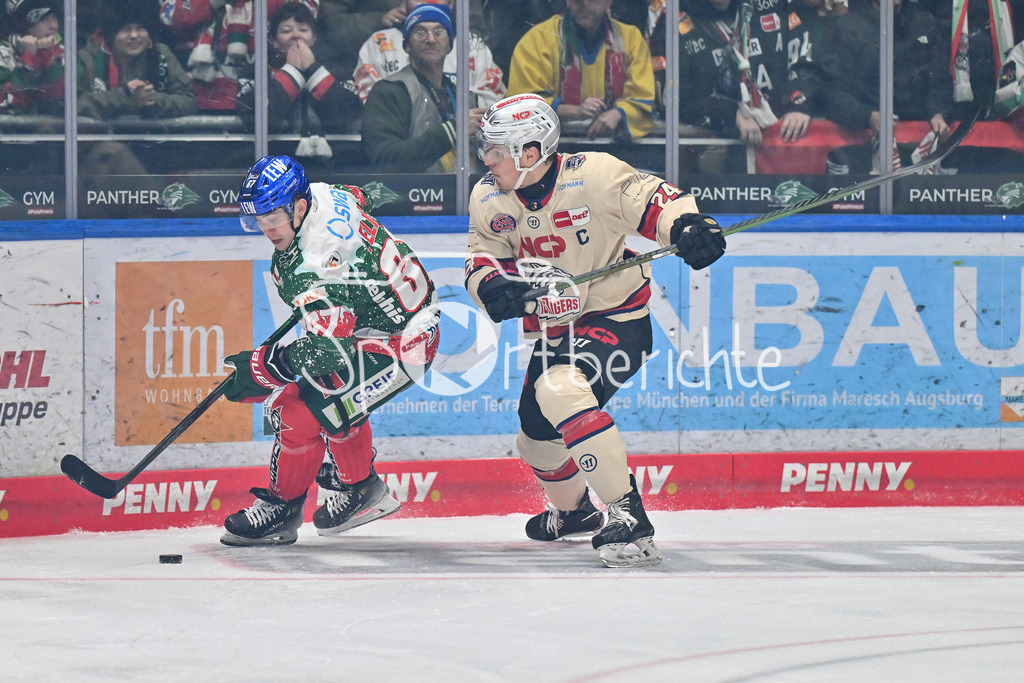 Augsburger Panther - Nürnberg Ice Tigers | im Duell Moritz ELIAS (Augsburger Panther #46) und Markus WEBER (Nürnberg Ice Tigers #24) / Zweikampf / DEL: Augsburger Panther - Nuernberg Ice Tigers, Curt Frenzel Stadion am 06.12.2024