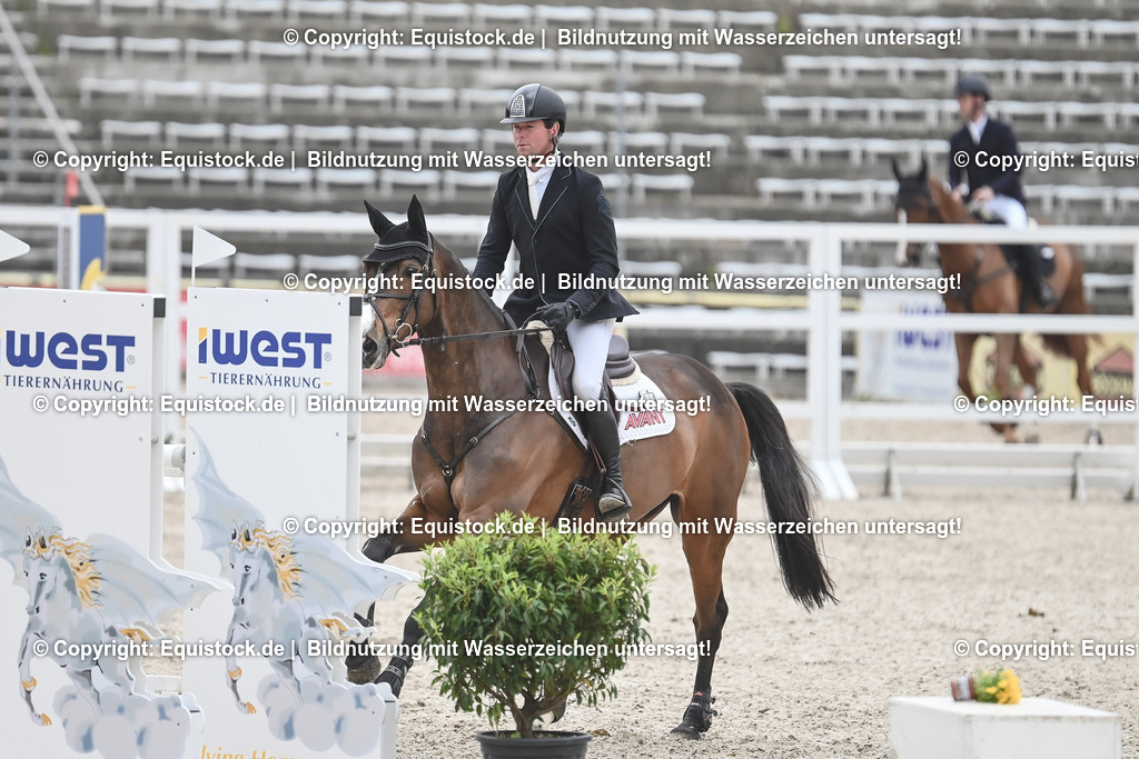 20230514_CCI4_Springen_0343 | equistock