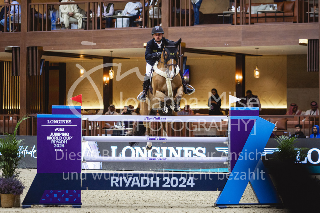 240417_Riyadh_Jumping-438 | Deine schönsten Turniermomente als professionelle Fotos! Entdecke hochwertige Pferdesport-Fotografie im Online-Shop. Jetzt Fotos finden & bestellen!
