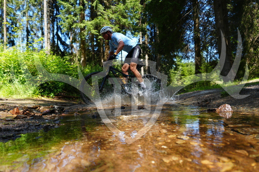 FC605159 | Fotogalerie der Treibjagd im Dunkelwald - Dein MTB Etappenrennen im Erzgebirge - Realisiert mit Pictrs.com