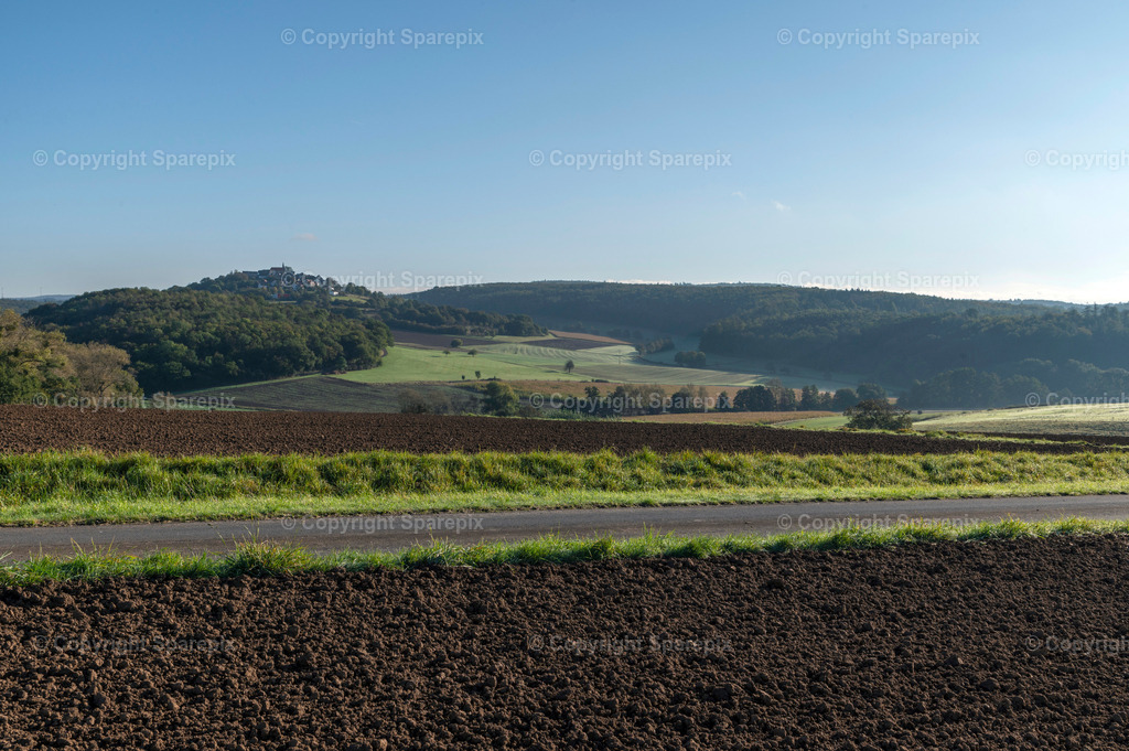 CAR_Agri_Dirt_Road3 | Camera height 1,60m - light 2/30° - Realisiert mit Pictrs.com