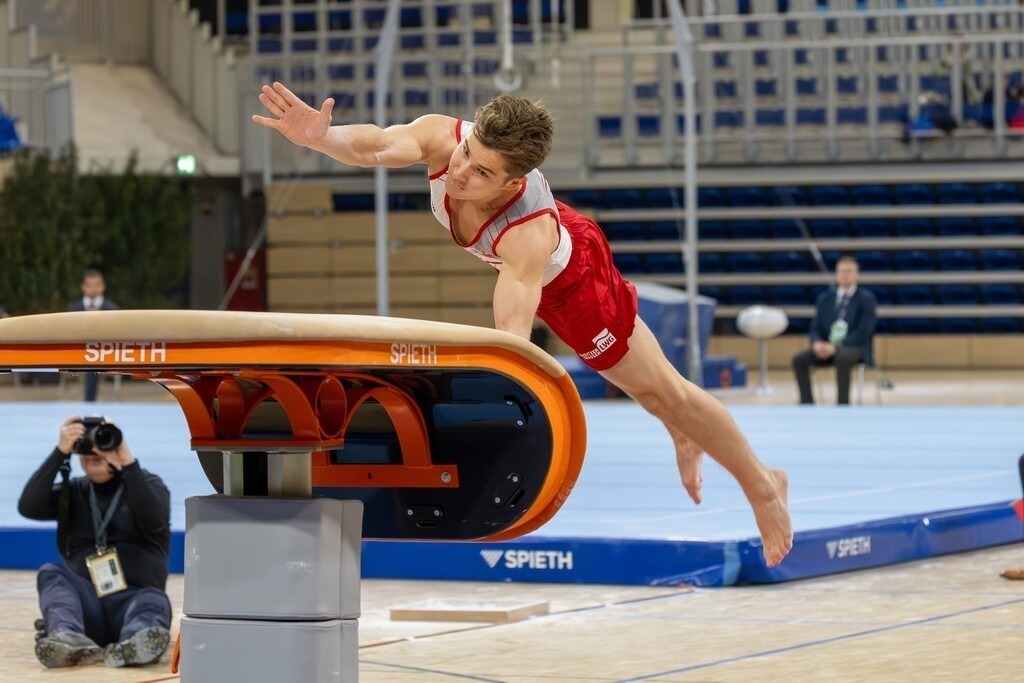 Deutsche Turnliga DTL (Bundesliga) der Männer, Finale 2025 in Heidelberg | Deutsche Turnliga DTL (Bundesliga) der Männer, Finale 2025 in Heidelberg***Bild: Willi Leonhard Binder (SC Cottbus) am Sprung - Realisiert mit Pictrs.com