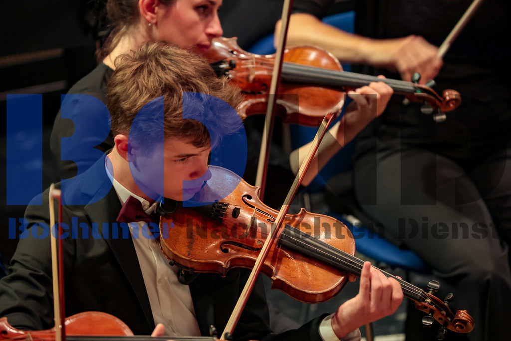 Maerkisches Jugendsinfonieorchester (MJO) {date} -  | {headline}(Foto: Sebastian Sendlak / BOND) - Realisiert mit Pictrs.com