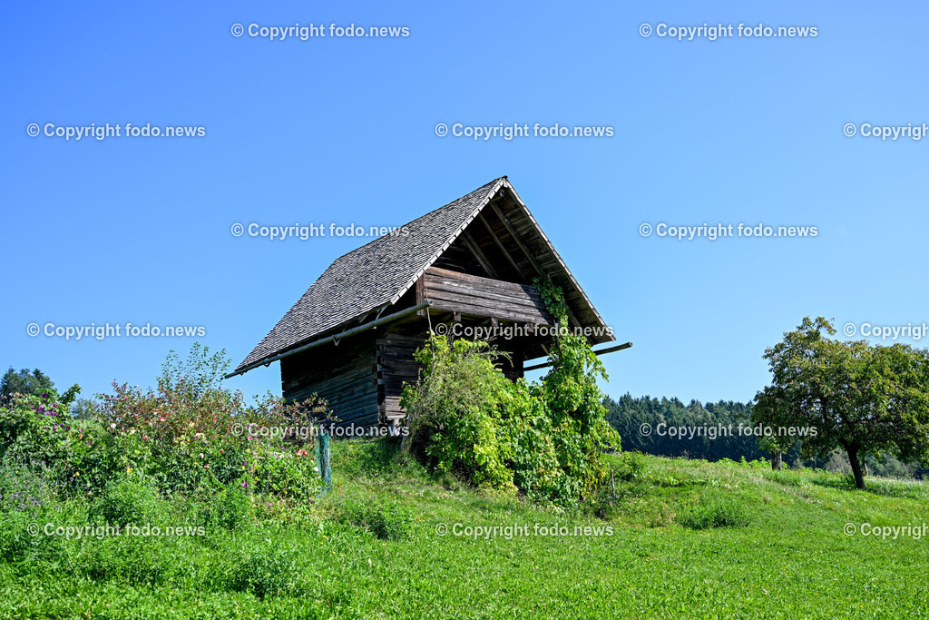 Bad Kreuzen_ 11.09.2023-30 | 11.09.2023, Bad Kreuzen, AUT, Bad Kreuzen, im Bild Franzosenhuette

ein alter Getreidespeicher beim Rotaigner in Unterdoerfl 29, an welchem Einschussloecher im Holz und kleine Dellen im Eisenblech heute noch zu sehen sind aus den Napoleonischen Kriegen
Quelle: Wikipedia