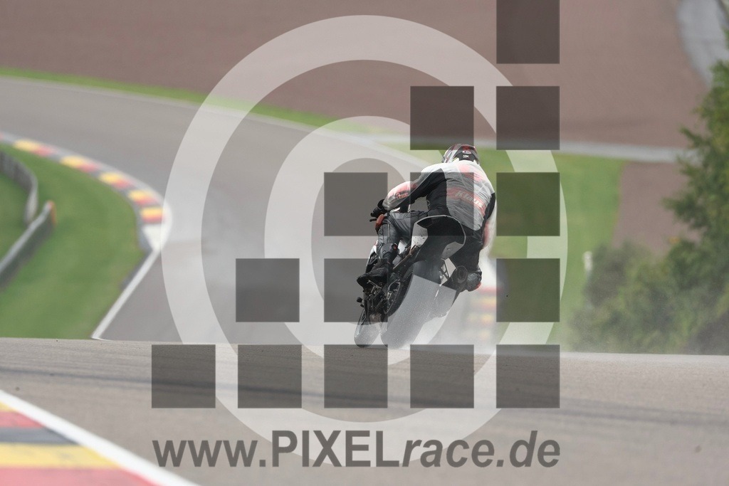 0013-PXR50109 | Schöne Erinnerungen an spannende Momente - das festzuhalten ist unser Job. PIXELrace.de ist seit 2003 auf den Rennstrecken Europas unterwegs um die Action draußen beim Fahren und die wunderbare Stimmung imm Fahrerlager für euch einzufangen.