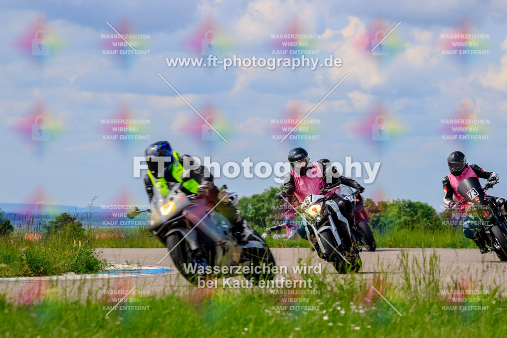 MotoTeam-0766 | Hier findet Ihr Bilder von Touristenfahrten auf der Nürburgring Nordschleife oder von anderen Veranstaltungen die ich besucht habe. Viel Spass beim Durch Schauen 