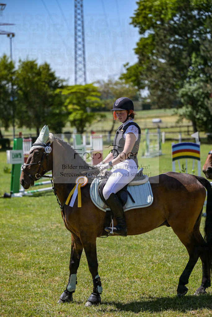 Reitturnier Voxtrup | Entdecke hochwertige Reitturnierfotos von Foto Oger. Professionell, emotional und authentisch – jetzt Lieblingsmomente im Shop bestellen.Deutschlandweite Turnierfotografie. - Realisiert mit Pictrs.com