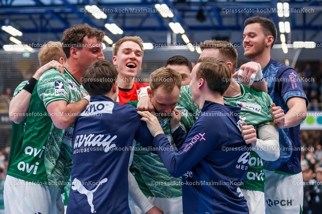 xkwix12042602058 | 2026.04.12, xkwix, Handball, HBL, TBV Lemgo Lippe -  Füchse Berlin, PHOENIX CONTACT arena, 28.Spieltag, Saison 2025 / 2026: Das Team aus Berlin jubelt gemeinsam wegen des Sieges DFB regulations prohibit any use of photographs as image sequences and or quasi-video. Photo: xKamilxWilkowskixPressefotoKochx