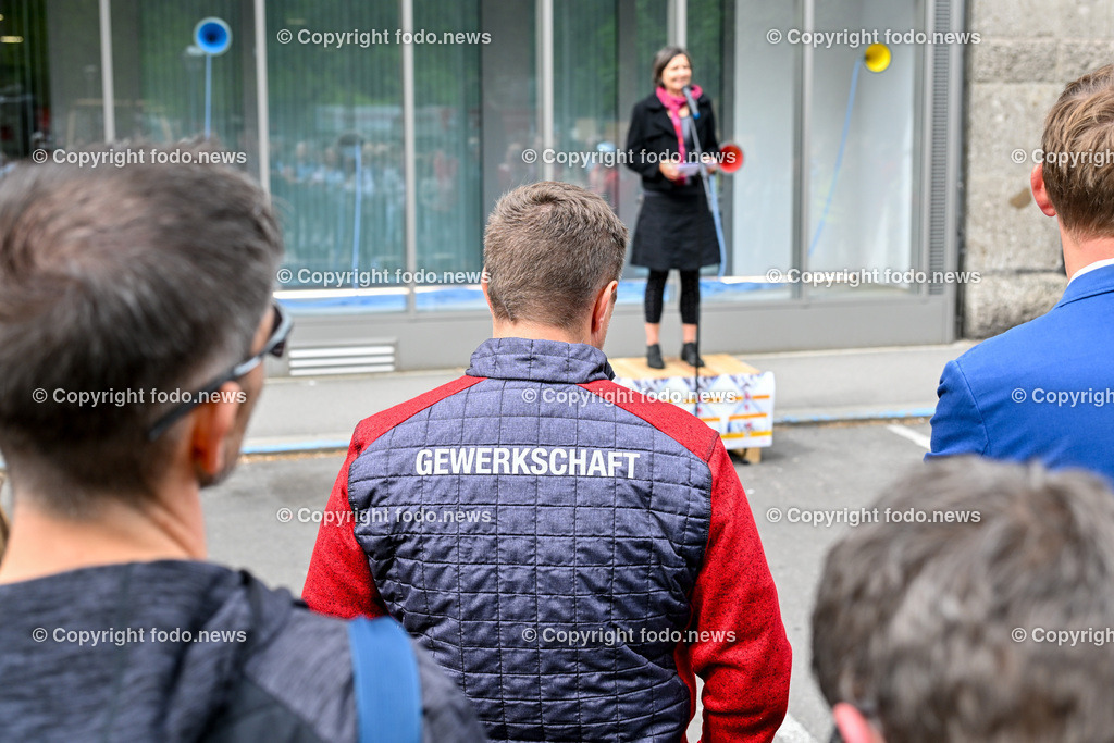Kundgebung der Gewerkschaft_ Pflege und Gesundheit_ 16.05.2024-11 | 16.05.2024, Linz, AUT, Kundgebung der Gewerkschaft zu Arbeitsbedingungen im Pflege- und Gesundheitsbereich, im Bild Kundgebungsteilnehmer, Younion, OeGB, Vida, GPA, Gewerkschaft