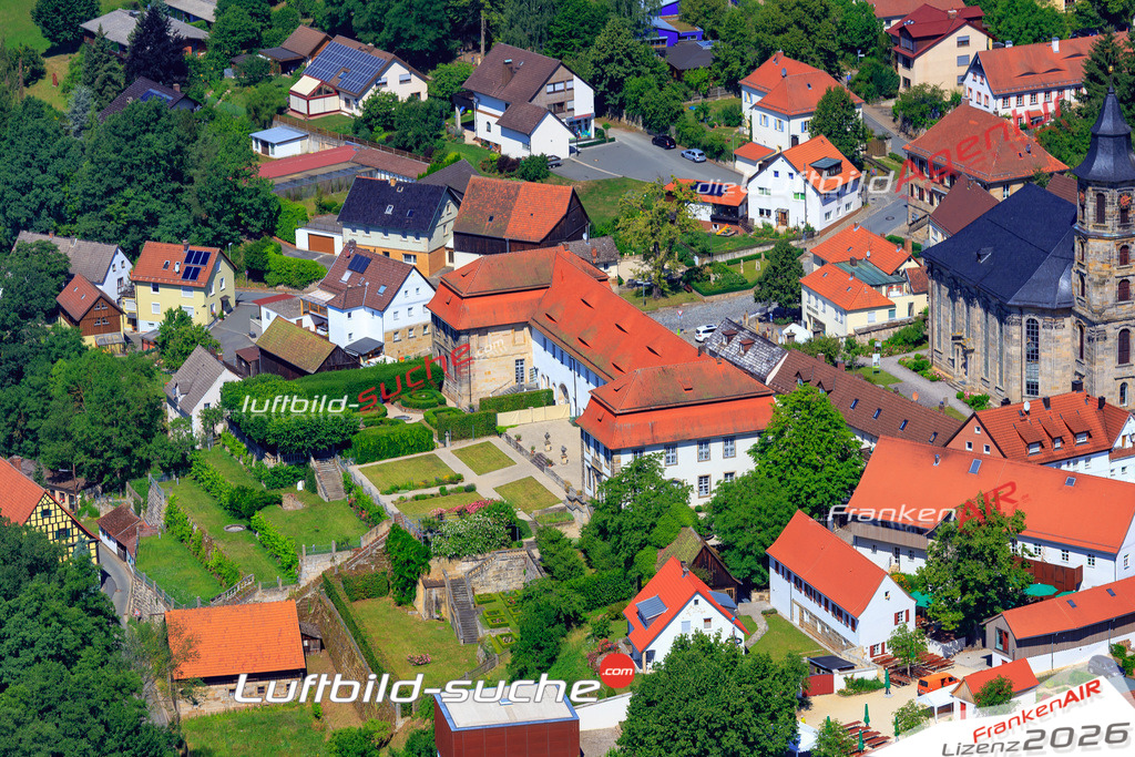 Die Luftaufnahme der Stadt Neudrossenfeld wurde 2017 vom Flugzeug heraus erstellt ( keine Drohne )- hohe Auflösung für beste Qualität