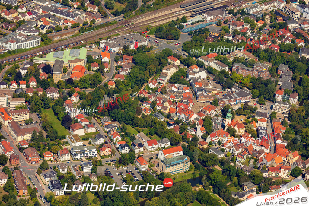 Neue Luftbildaufnahme der Stadt Herford - Das Luftbild wurde 2025 vom UL-Flugzeug heraus erstellt ( keine Drohnenaufnahme ) - Hochauflösende Luftaufnahme - für Wandbilder und großformatige Ausdrucke geeignet. Das besondere Geschenk!Hier alle&nbsp;Infos zur Lizenzierung der LuftaufnahmeWir fliegen auch dieses Jahr wieder in Ihre Region um Luftbilder zu erstellen.- Luftbild anfragen
