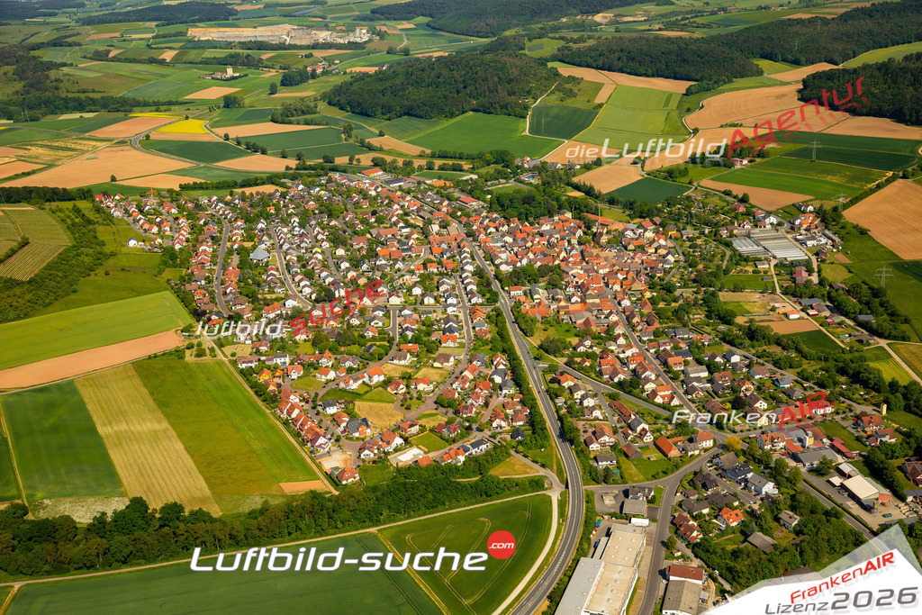 Das Luftbild zeigt  Uettingen - Die Luftaufnahme wurde 2023 vom UL-Flugzeug aus erstellt ( keine Drohne ) - Hochauflösende Luftaufnahme - Für grossformatige Ausdrucke geeignet. Die Geschenkidee !Mit Lizenz und Bildrechte bestellbar