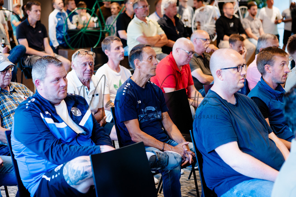 20260702-kreisfußballkonferenz-0024 | Das ist die Fotodatenbank für authentische Sportfotografie aus Münster: Markus Paletta fotografiert Teams, Sportler:innen, Kinder, Events & Unternehmen. - Realisiert mit Pictrs.com