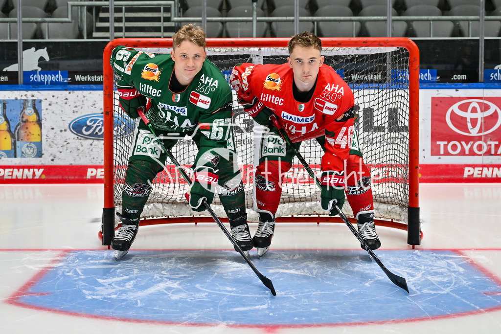 Augsburger Panther 2025/26 | im Bild Florian ELIAS (Augsburger Panther #67) und Moritz ELIAS (Augsburger Panther #46) vor dem Tor / Media Day Augsburger Panther: Curt-Frenzel Stadion am 06.08.2025