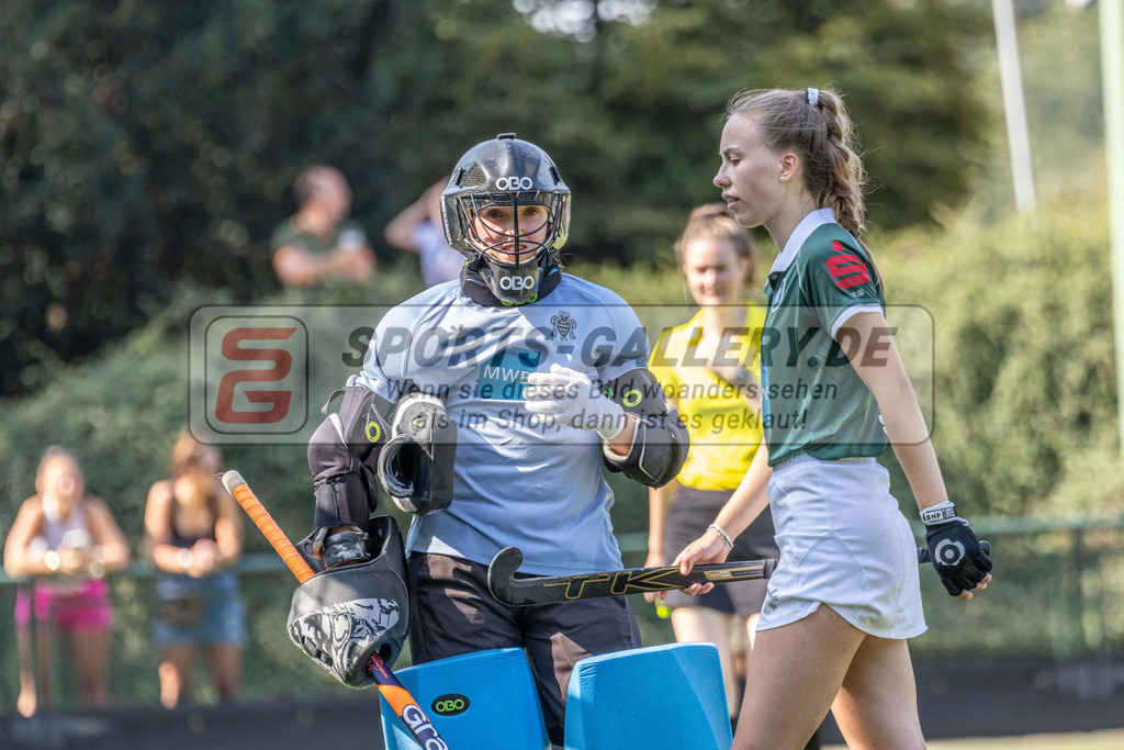 MJ_2023-09-10_F_CR-UHTC-12 | Finja Stark (Uhlenhorst Mülheim #9), Club Raffelberg - Uhlenhorst Mülheim am 10.9.2023 in der Sportanlage Club Raffelberg, Duisburg