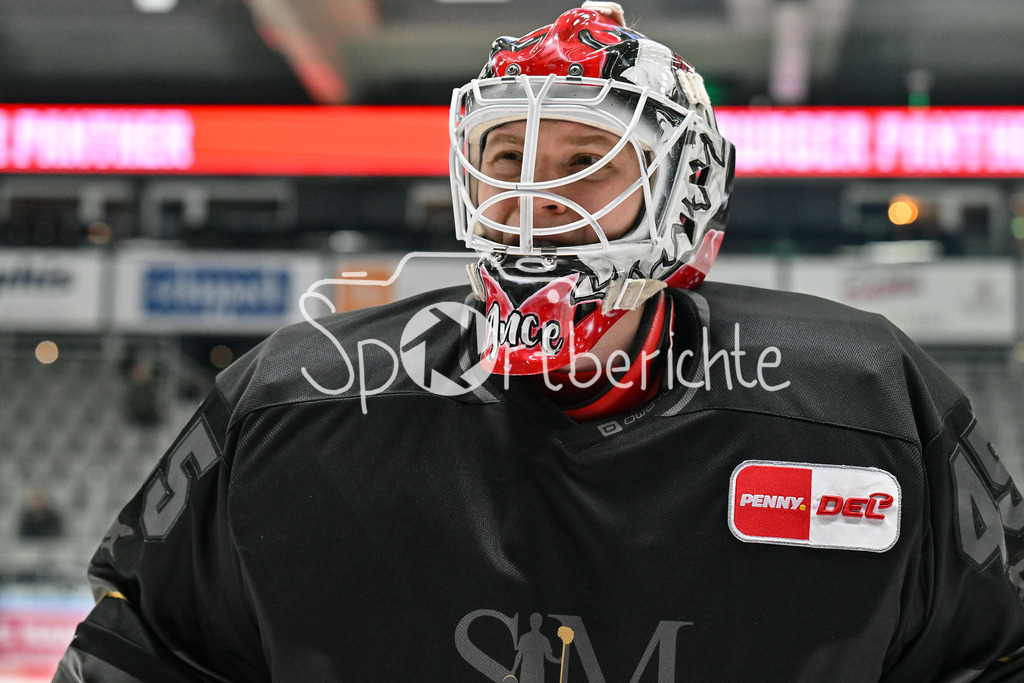 Augsburger Panther - Kölner Haie | im Bild Tobia ANCICKA (Koelner Haie #45) beim warmup vor der Partie / DEL: Augsburger Panther - Koelner Haie, Curt Frenzel Stadion am 02.03.2025