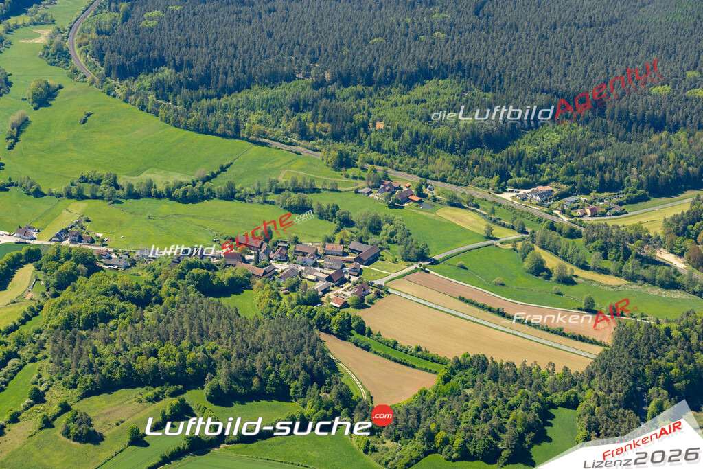 Weidlwang Auerbach in der Oberpfalz Bild- Das Luftbild wurde 2025 vom UL-Flugzeug heraus erstellt ( keine Drohne ) - Hochauflösende Luftaufnahme -Nicht vergleichbar mit Google Maps oder Satelittenbilder- Die Geschenkidee !Mit Lizenz und Bildrechte bestellbar