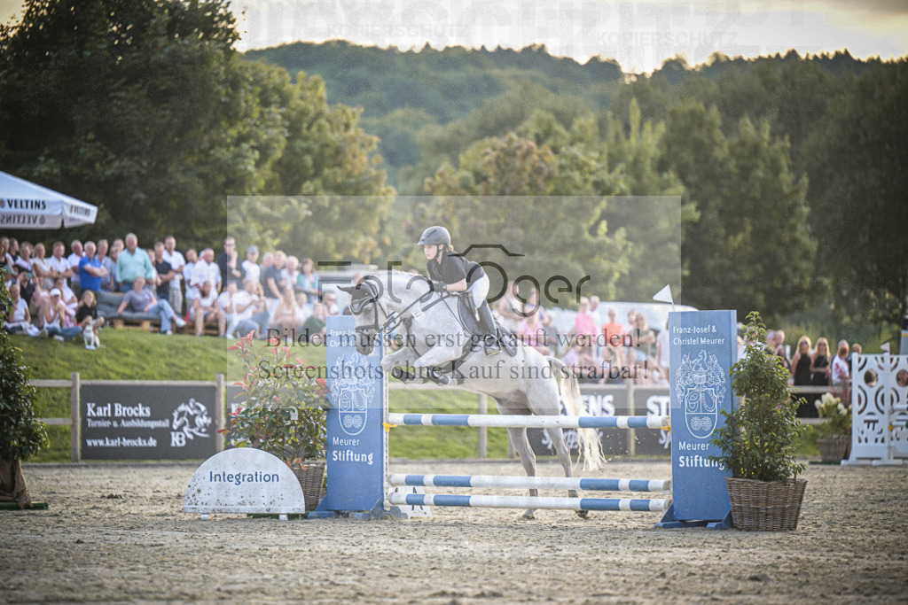DOS_0966 | Entdecke hochwertige Reitturnierfotos von Foto Oger. Professionell, emotional und authentisch – jetzt Lieblingsmomente im Shop bestellen.Deutschlandweite Turnierfotografie. - Realisiert mit Pictrs.com