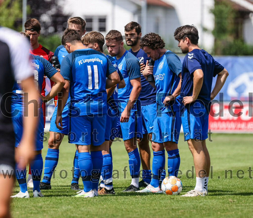 2023-07-22_063_FC_Langengeisling_gegen_VfB_Eichstaett_II | Erding, Deutschland, 22.07.2023:
Fußball, Bezirksliga Oberbayern Ost 2023 / 2024, Testspiel, FC Langengeisling gegen VfB Eichstätt II, Endergebnis: 3:2

Foto: Christian Riedel / fotografie-riedel.net