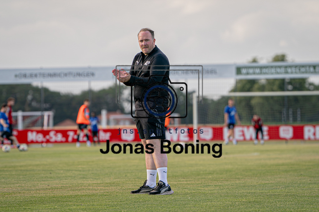 Fußball I Herren I Saison 2026-2027 I Testspiel  I VFL Oythe - VFL Stenum I 2754 | jns.sportfotos - Realisiert mit Pictrs.com