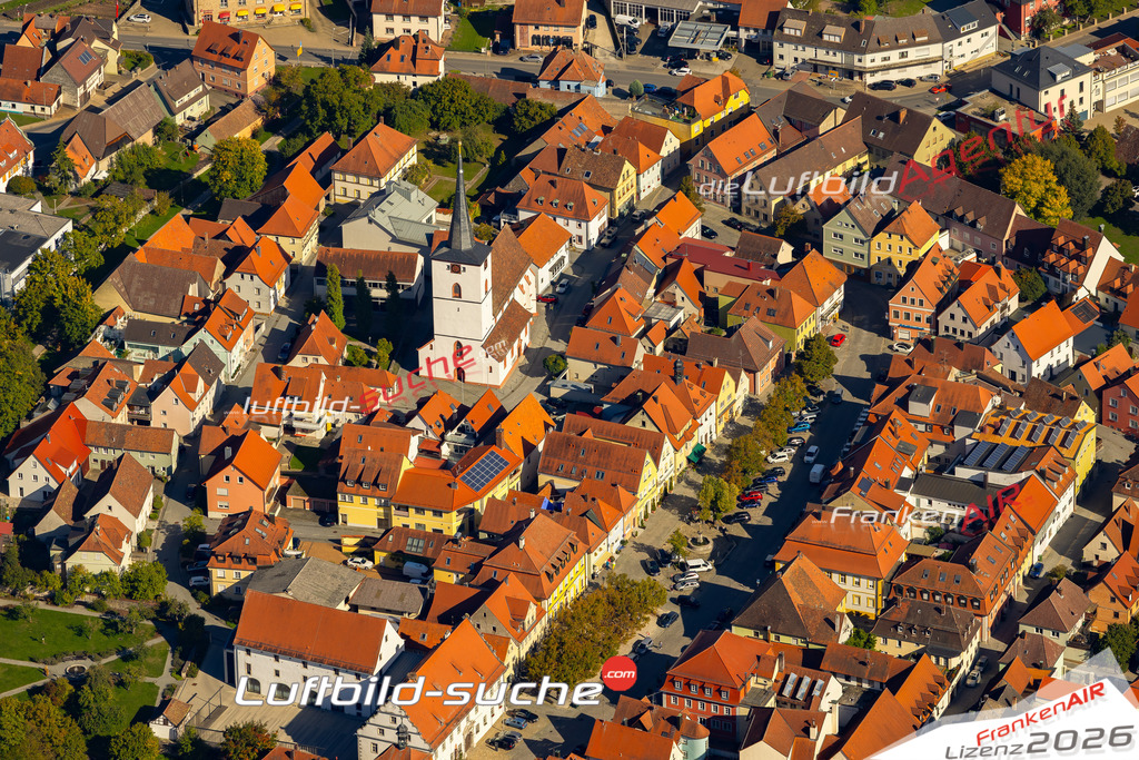 Das Luftbild der Stadt Schlüsselfeld wurde 2022 vom Flugzeug heraus erstellt (keine Drohnen-Aufnahmen) Aufnahmehöhe ca.450 Meter- hohe Bildauflösung und Druck-Qualität. Garantiert!