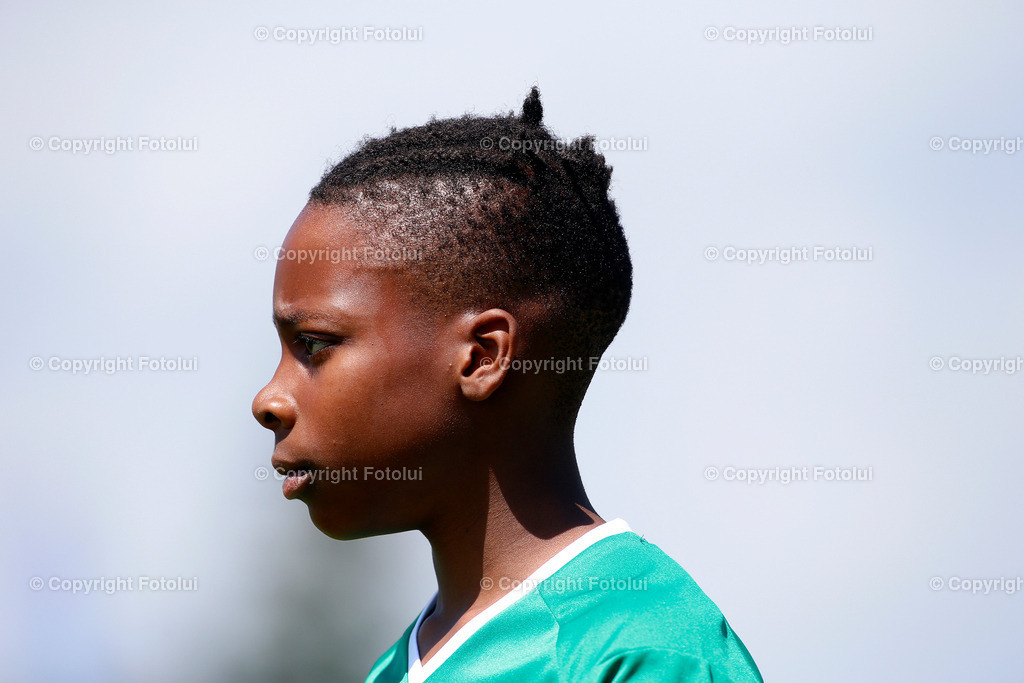 A_LUI_010622_37 | SPORT,FUSSBALL,SPARKASSE SCHUELERLIGA LANDESFINALE 2022 PETTENBACH 01.06.2022 IM BILD: (LINZ VIOLETT) UND (RIED GRUEN) FOTO.FOTOLUI
