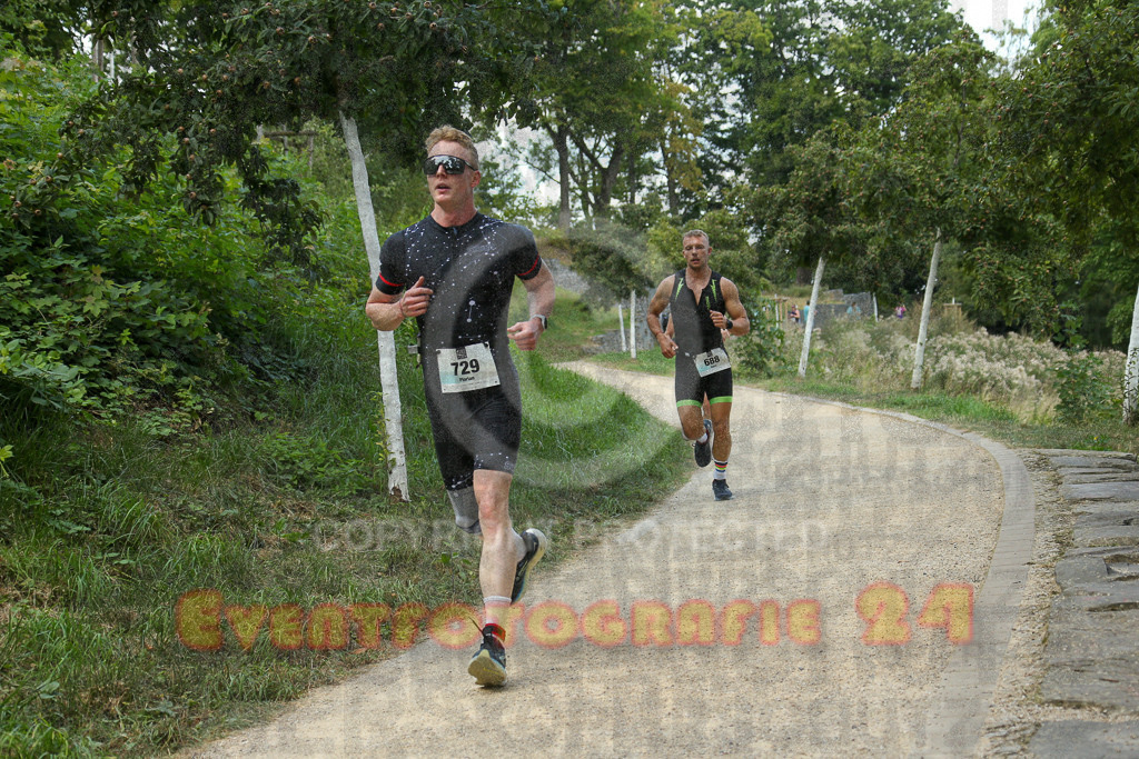 250824_1430_EX1_6482 | Sportfotografie im Rhein-Sieg Kreis, Köln, Bonn, NRW, Rheinland Pfalz, Hessen, etc. Unser Tätigkeitsfeld umfasst den Laufsport vom Volkslauf über den Marathon, Duathlon, Triathon bis zum Ultralauf wie Kölnpfad Ultra oder Schindertrail.