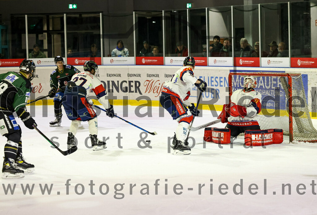2023-02-19_120_TSV_Erding_gegen_VfE_Ulm-Neu-Ulm | Erding, Deutschland, 19.02.2023:
Eishockey, Bayernliga Meisterrunde Gruppe B 2022 / 2023, 5. Spieltag, TSV Erding gegen VfE Ulm/Neu-Ulm, Endergebnis: 

Florian Döring (VfE Ulm/Neu-Ulm e. V., #27), Torwart David Heckenberger (VfE Ulm/Neu-Ulm e. V., #3)

Foto: Christian Riedel / fotografie-riedel.net