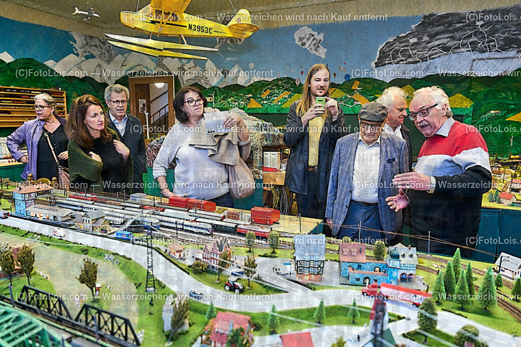 ALP9542_Foederation_Chopin-Ges_Lackenhof_Modellbahn-Etzler | (C)FotoLois.com, Alois Spandl, Föderation der internationalen Chopin-Gesellschafen (deren gibt es weltweit 34) - Zusammentreffen und Sitzung im Vorfeld des XXXIX. Chopinfestivals in der Kartause Gaming und Rahmenprogramm - Ausflug mit dem Bus zum Lunzer See und nach Lackenhof, gemeinsames Abendessen, Do 3. August 2023.