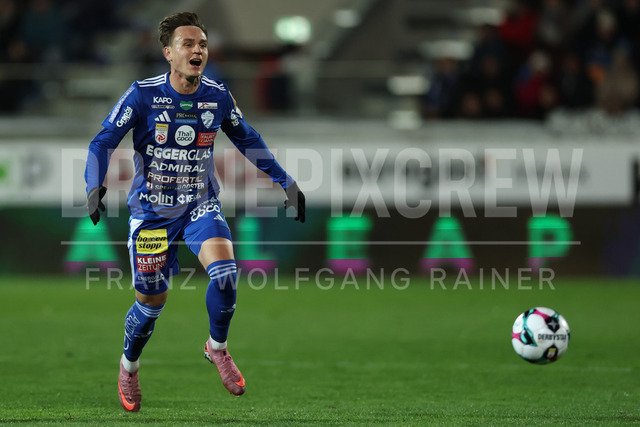 TSV Egger Glas Hartberg vs SV Oberbank Ried – Austrian Bundesliga Match | The image shows Lukas Fridrikas (Hartberg), at the Bundesliga match TSV Hartberg vs SV Ried at Profertil Arena Hartberg. 22.11.2025