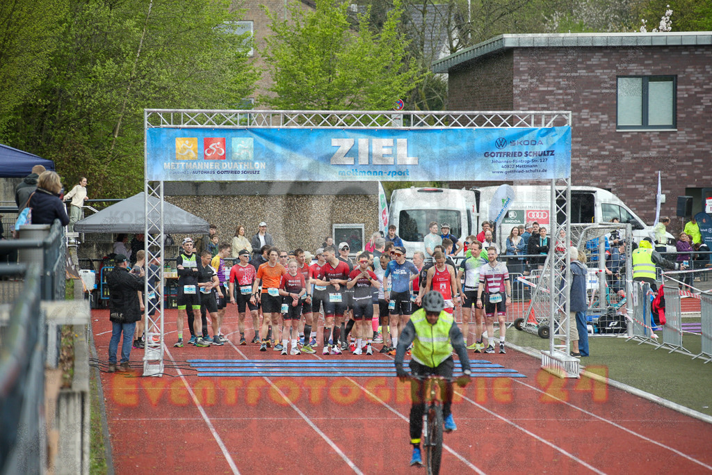 250413_1049_EX1_0008 | Sportfotografie im Rhein-Sieg Kreis, Köln, Bonn, NRW, Rheinland Pfalz, Hessen, etc. Unser Tätigkeitsfeld umfasst den Laufsport vom Volkslauf über den Marathon, Duathlon, Triathon bis zum Ultralauf wie Kölnpfad Ultra oder Schindertrail.