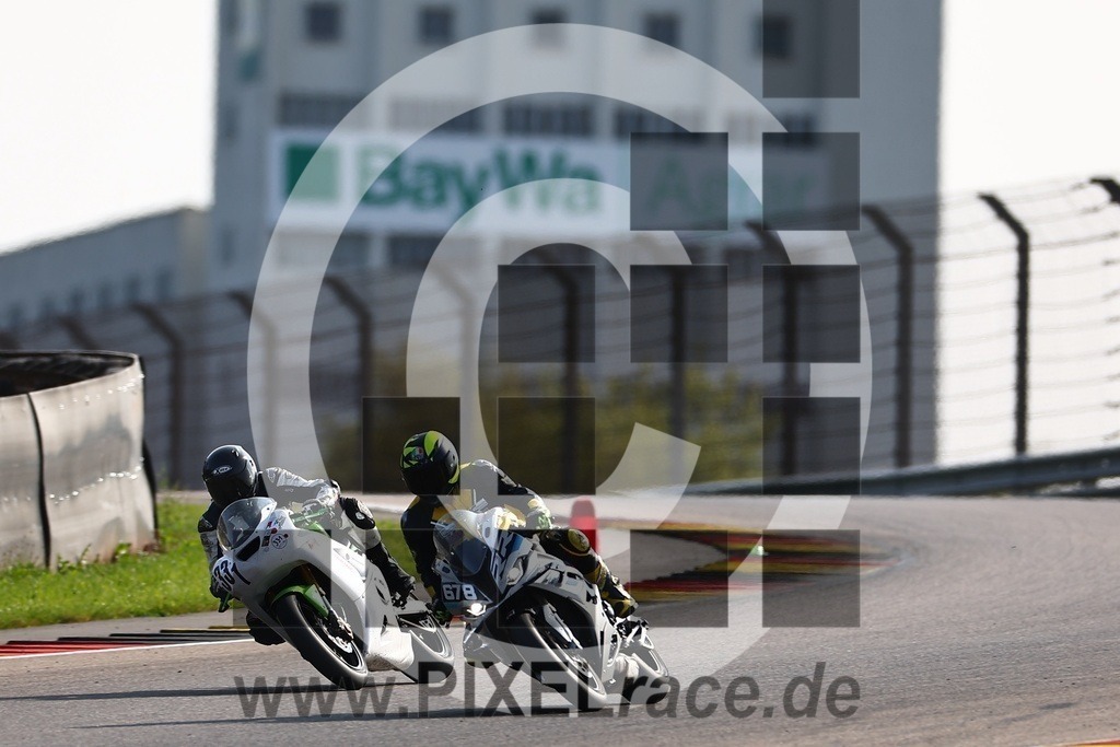 0331-20240823_05553 | Schöne Erinnerungen an spannende Momente - das festzuhalten ist unser Job. PIXELrace.de ist seit 2003 auf den Rennstrecken Europas unterwegs um die Action draußen beim Fahren und die wunderbare Stimmung imm Fahrerlager für euch einzufangen.