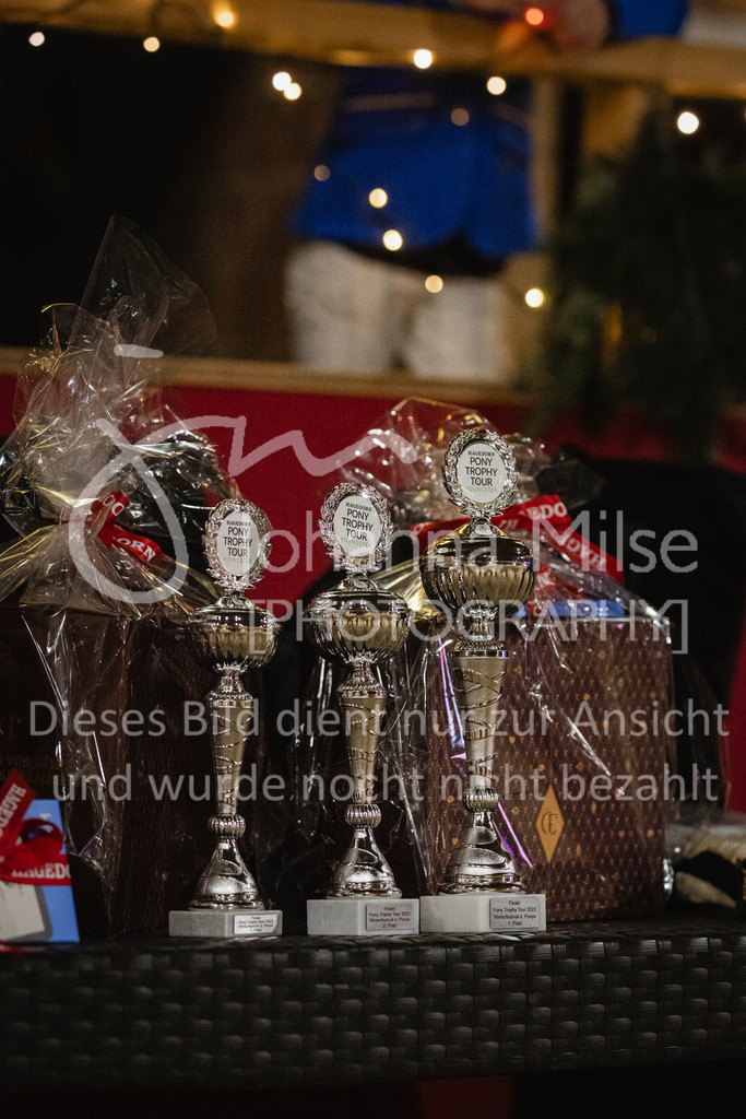 231118_PonyTrophy-300 | Deine schönsten Turniermomente als professionelle Fotos! Entdecke hochwertige Pferdesport-Fotografie im Online-Shop. Jetzt Fotos finden & bestellen!