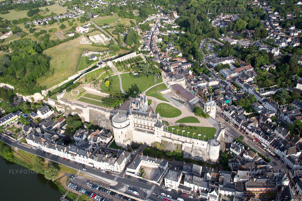 Luftbild: Ortsansicht in Amboise im Bundesland Indre-et-Loire in Frankreich. Foto: IMG_082351.jpg vom 20.06.2015 durch Werner Riehm/FLY-FOTO.de