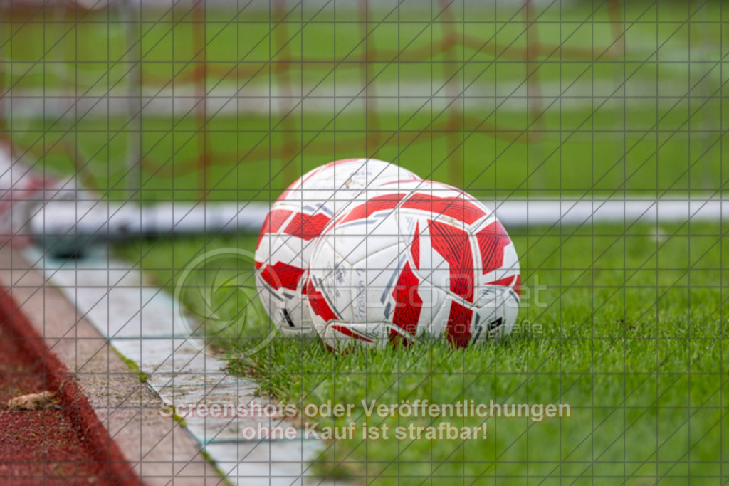 20250928_141159_0425 | #,1.FC Donzdorf (schwarz) vs. TV Derendingen (rot), Fussball, Frauen-Verbandsliga Württemberg, 03. Spieltag, Saison 2025/2026, Rasenplatz Lautertal Stadion, Süßener Straße 16, 73072 Donzdorf, 28.09.2025 - 13:00 Uhr,Foto: PhotoPeet-Sportfotografie/Peter Harich