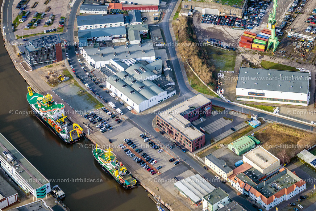 Bremerhaven_Fischereihafen_ELS_4880040223 | BREMERHAVEN 04.02.2023 Hafenanlagen und Terminals des Fischereihafen mit Lagerhallen und Speditions und Logistikunternehmen an der Weser- Mündung in Bremerhaven im Bundesland Bremen. // Docks and terminals of the fishing port with warehouses and freight forwarding and logistics companies by the mouth of the Weser in Bremerhaven in the state Bremen. Foto: Martin Elsen