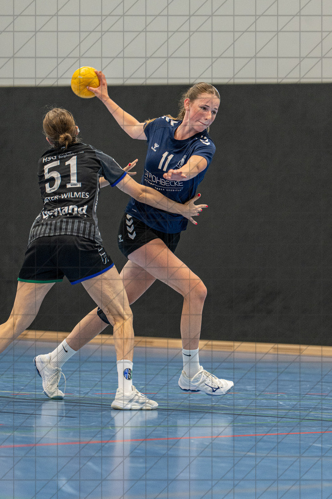 Saisonauftakt-Turnier TSG Burg Gretesch 25/26 | 1. Damen vs. HSG Werther/Borgholzhausen | Janne Brüggemann (TSG Burg Gretesch #11) //  16.08.25: Saisonauftakt-Turnier TSG Burg Gretesch 25/26 | 1. Damen vs. HSG Werther/Borgholzhausen / Osnabrück / Deutschland  //   CREDIT:www.bullenfotos.de, Martin König, Hörner Weg 40, D-49078 Osnabrück, +4917663732967 // Nutzung und Weitergabe nur zu den vereinbarten Zwecken. Presseanfragen an Ersteller. Alle Rechte beim Ersteller. Honorierung nach MFM. - Realisiert mit Pictrs.com