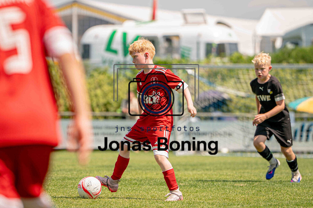 Fußball I E-Junioren I Saison 2025-2026 I OM-Cup Lüsche I Sonntag  I 23997 | jns.sportfotos - Realisiert mit Pictrs.com
