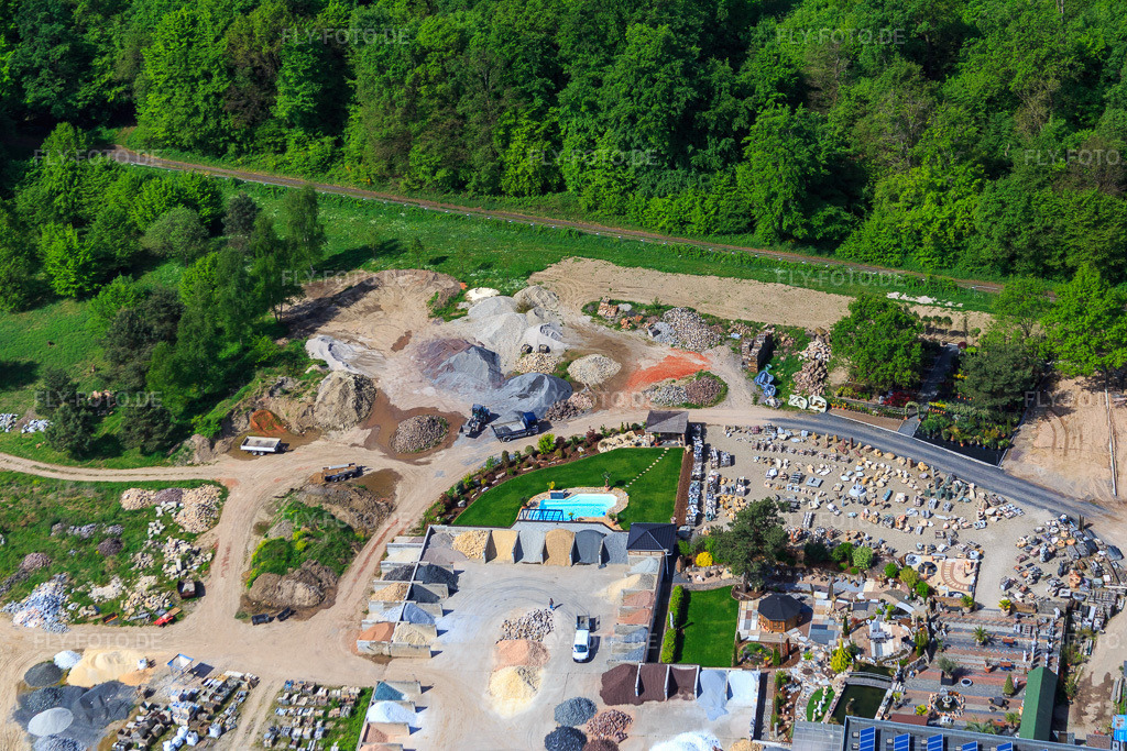 Luftbild: Palatinum Landschafts u. Gartendesign in Hagenbach im Bundesland Rheinland-Pfalz in Deutschland. Foto: IMG_078409.jpg vom 08.05.2015 durch Werner Riehm/FLY-FOTO.dePalatinum