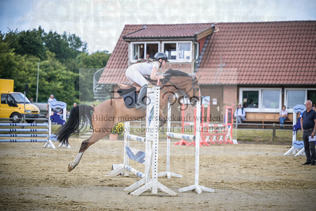 DOS_9753 | Entdecke hochwertige Reitturnierfotos von Foto Oger. Professionell, emotional und authentisch – jetzt Lieblingsmomente im Shop bestellen.Deutschlandweite Turnierfotografie. - Realisiert mit Pictrs.com