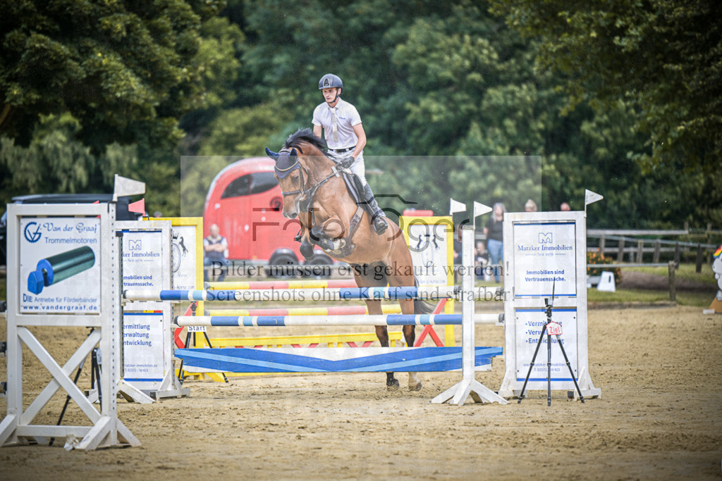 DOS_6744 | Entdecke hochwertige Reitturnierfotos von Foto Oger. Professionell, emotional und authentisch – jetzt Lieblingsmomente im Shop bestellen.Deutschlandweite Turnierfotografie. - Realisiert mit Pictrs.com
