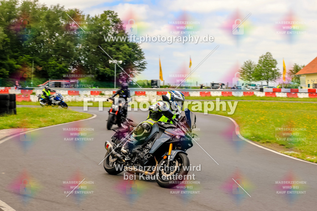 VBK-8219 | Hier findet Ihr Bilder von Touristenfahrten auf der Nürburgring Nordschleife oder von anderen Veranstaltungen die ich besucht habe. Viel Spass beim Durch Schauen 