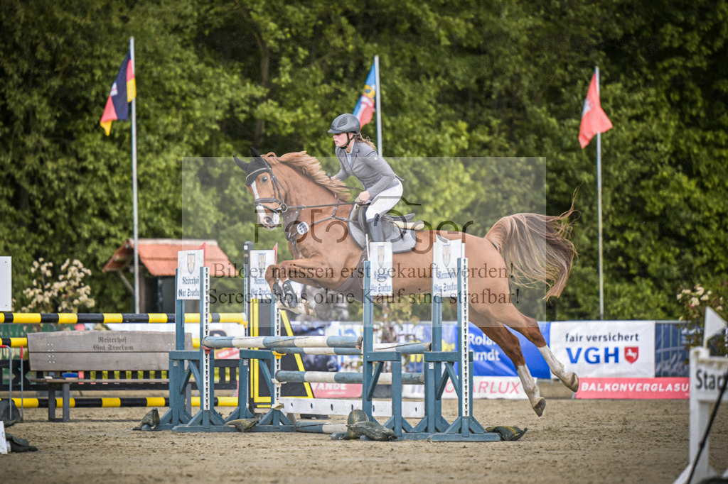 DOS_7180 | Entdecke hochwertige Reitturnierfotos von Foto Oger. Professionell, emotional und authentisch – jetzt Lieblingsmomente im Shop bestellen.Deutschlandweite Turnierfotografie. - Realisiert mit Pictrs.com