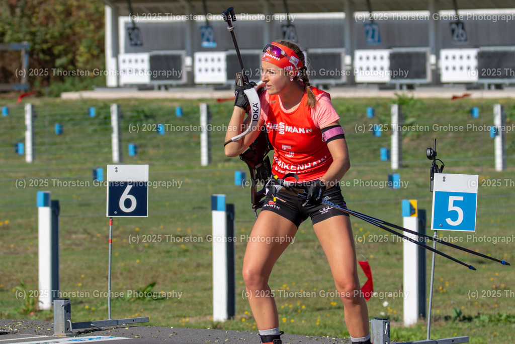 Deutsche Meisterschaften Biathlon 2018 | Deutsche Meisterschaften Biathlon 2018, Massenstart Frauen am 15.09.2018 in der DKB SKI ARENA in Oberhof, (Deutschland)

Bild: Luise Kummer vom SV Frankenhain / BwO (5) - Realisiert mit Pictrs.com