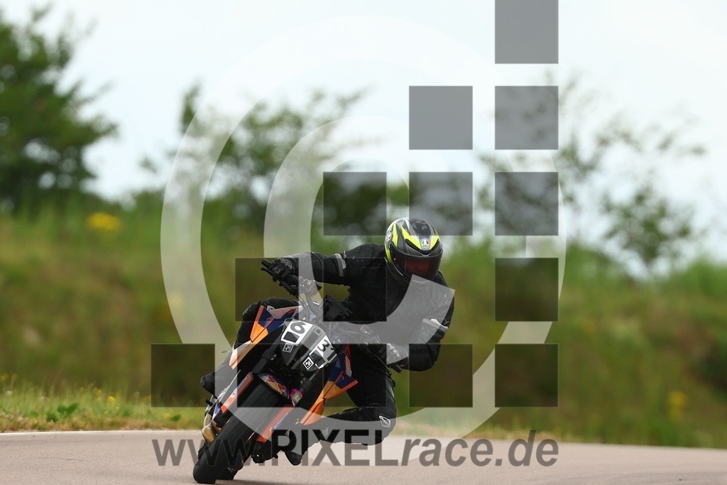 0631-20260604_01585 | Schöne Erinnerungen an spannende Momente - das festzuhalten ist unser Job. PIXELrace.de ist seit 2003 auf den Rennstrecken Europas unterwegs um die Action draußen beim Fahren und die wunderbare Stimmung imm Fahrerlager für euch einzufangen.