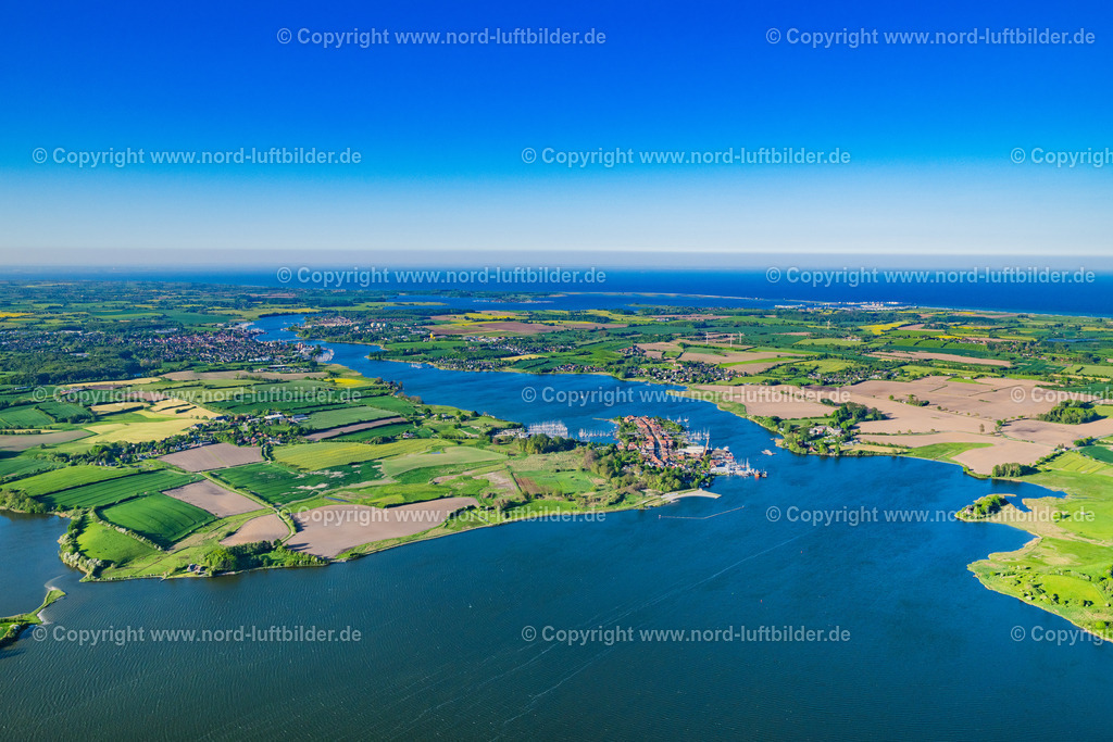 Arnis_an_der_Schlei_ELS_2748170524 | ARNIS 17.05.2024 Ortskern am Uferbereich des Schlei in Arnis im Bundesland Schleswig-Holstein.Kleinste Stadt in Deutschland. // Village on the banks of the area Schlei in Arnis in the state Schleswig-Holstein. Foto: Martin Elsen