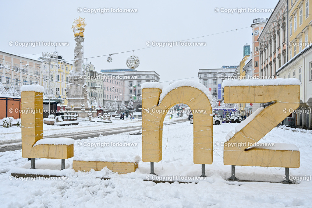 Linz_ Schnee_ 02.12.2023-12 | 02.12.2023, Linz, AUT, Schnee, im Bild Schneefall, Winter, Wintereinbruch, Weiss, Park, Schneefahrbahn, Neuschnee, Wahrzeichen, Hauptplatz