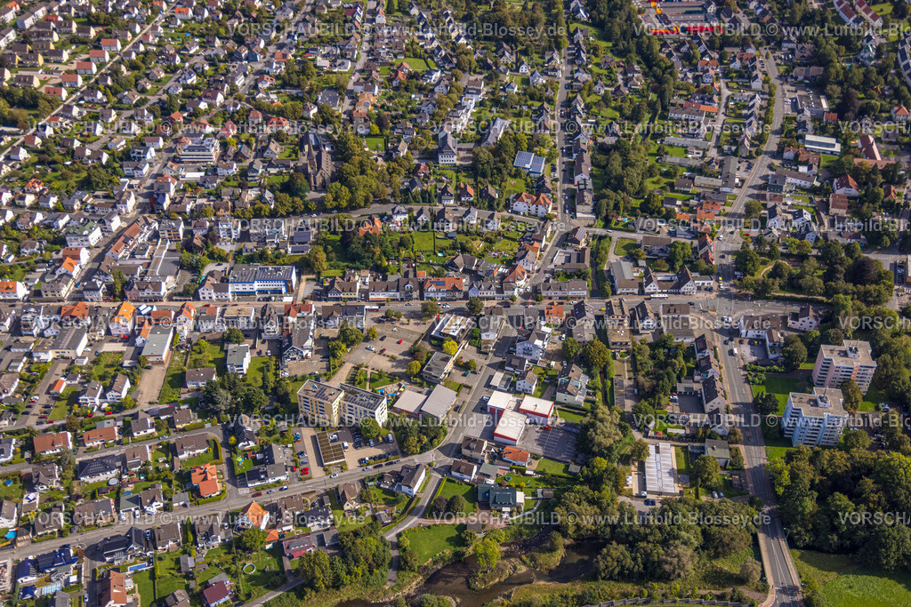 Menden230905512 | Luftbild, Stadtmitte mit Lendringser Platz, Lendringsen, Menden, Sauerland, Nordrhein-Westfalen, Deutschland