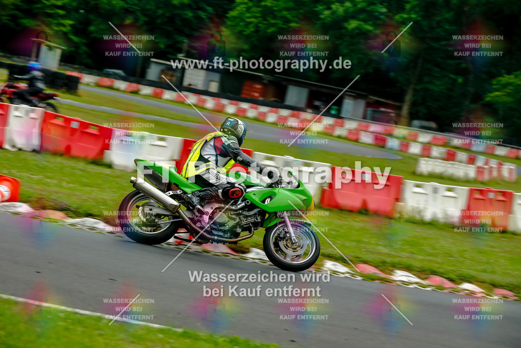 VBK-3675 | Hier findet Ihr Bilder von Touristenfahrten auf der Nürburgring Nordschleife oder von anderen Veranstaltungen die ich besucht habe. Viel Spass beim Durch Schauen 