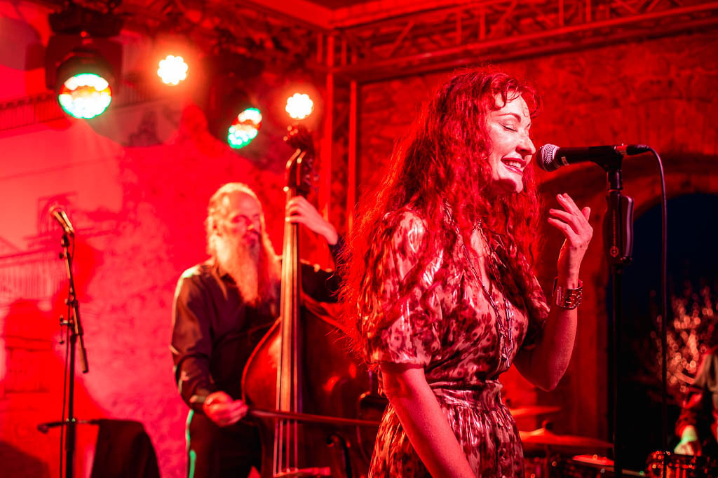 Maria Markesini Konzert | Maria Markesini meets Klazz Brothers im Forte Belvedere Leisnig zum Festival Hallo Leisnig 2022. - Realisiert mit Pictrs.com